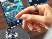 Der QRing Titan Pro besitzt ein integriertes Display zur Anzeige der Uhrzeit. (Bildquelle: QRing)