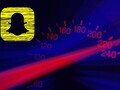 Trotz Warnungen nutzen viele Fahrer ihr Smartphone am Steuer (Bild: Gerd Altmann & Elisa Riva, editiert)