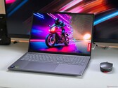 Lenovo Yoga Pro 9 16IAH G10 im Test - Toller Multimedia-Laptop überzeugt mit 1.100-Nits OLED