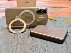 Torras Go-MiniMag Qi2 Power Bank und Torras Ostand Case für iPhone 17 im Test