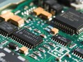 Auch iPhones und IoT-Geräte: Lücke in Broadcom-Treibern gefährden Geräte (Symbolbild)