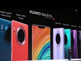 Das Huawei Mate 30 Pro kommt überraschenderweise auch als "vegane" Leder-Variante statt mit Glasrückseite.