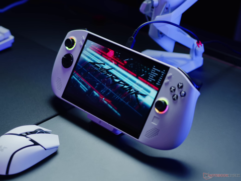Test Lenovo Legion Go S - Gaming-Handheld ist dank SteamOS deutlich schneller
