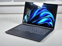Strong AMD Zen5 CPU with pen and OLED for a low price: Lenovo IdeaPad 5 2-in-1 14AKP10 laptop review
