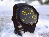 Die Google Pixel Watch 4 soll endlich besser reparierbar sein als die Vorgänger, etwa die Pixel Watch 2 im Bild. (Bildquelle: Notebookcheck)