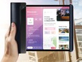 Das Display des Compal Scroll verschwindet komplett im Gehäuse vom Smartphone, wenn es aufgerollt wird. (Bild: Compal)