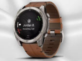 Mit klassischem braunem Lederarmband macht die Fenix 8 optisch einiges her (Bildquelle: Garmin / Uhrenlounge)