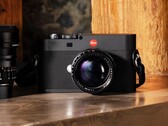 Die Leica M EV1 erzielt ohne optischen Sucher ein noch schlichteres Design als die Leica M11. (Bildquelle: Leica)