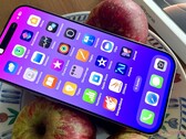 Das iPhone 16 Pro mit 128GB Speicher gibts aktuell für nur 979 Euro bei Netto (Bildquelle: Manuel Masiero)